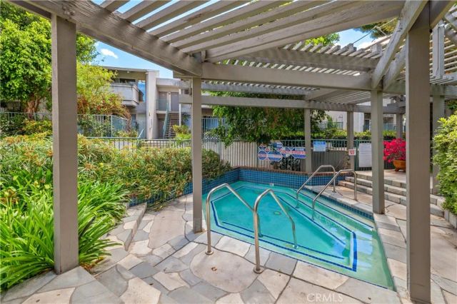 20134 Leadwell 307, Winnetka, CA 91306