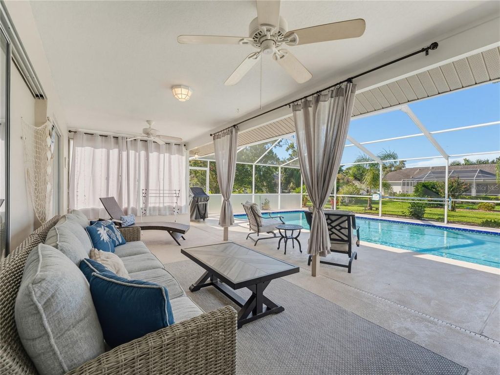 Image 10 of property listing at 13446 NEWCASTLE AVE, Spring Hill, FL 34609