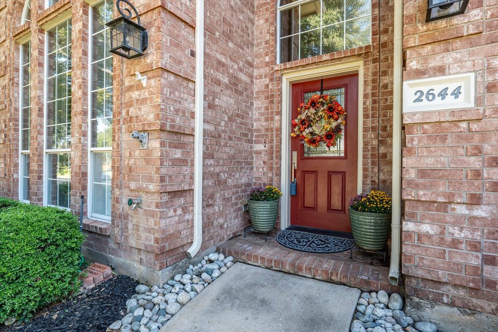 2644 Newcastle Drive, Carrollton, TX 75007 — exterior