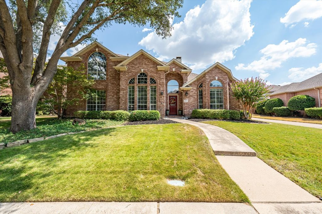 2644 Newcastle Drive, Carrollton, TX 75007 — photo 2