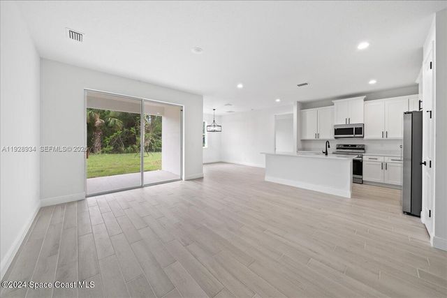 2139 Sans Souci SE Avenue, Palm Bay, FL 32909