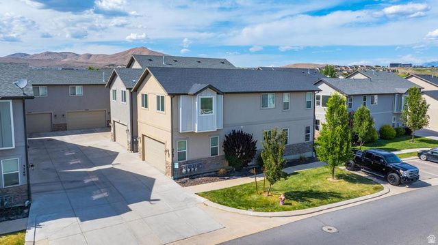 3765 E CUNNINGHILL DR, Eagle Mountain, UT 84005