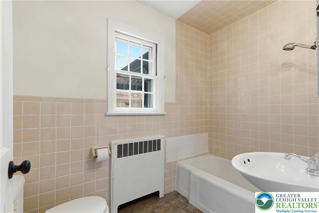 717 Mount Airy Avenue, Bethlehem City, PA 18018