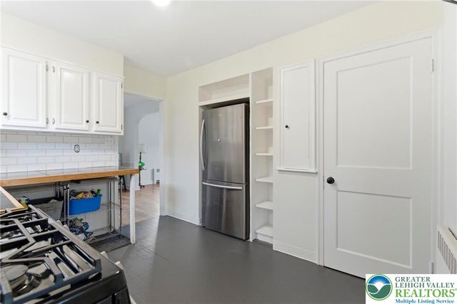 717 Mount Airy Avenue, Bethlehem City, PA 18018