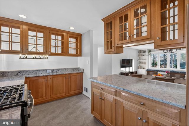 8323 WAGON WHEEL RD, Alexandria, VA 22309