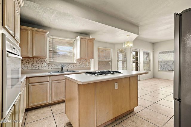 1315 OLGA MAPULA Drive, El Paso, TX 79936