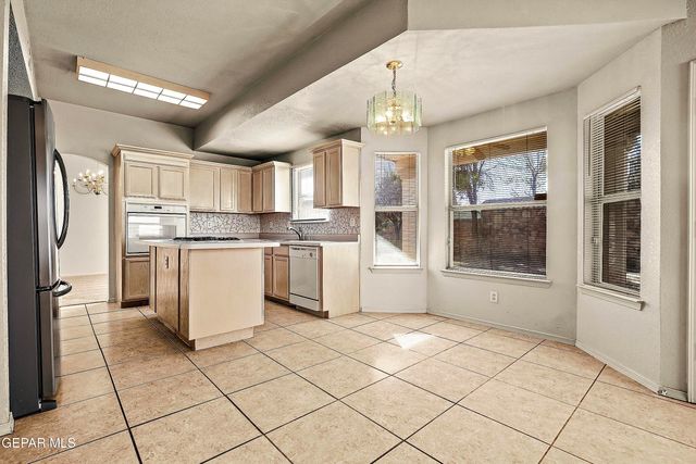 1315 OLGA MAPULA Drive, El Paso, TX 79936