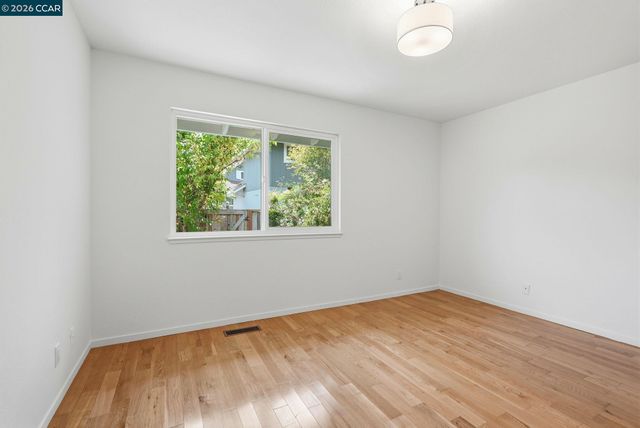 143 Miramonte Dr, Moraga, CA 94556
