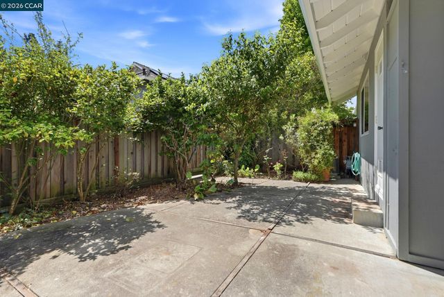 143 Miramonte Dr, Moraga, CA 94556