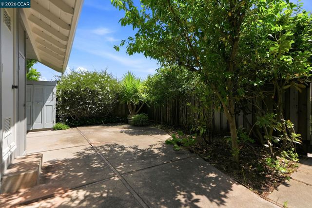 143 Miramonte Dr, Moraga, CA 94556