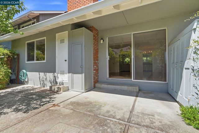 143 Miramonte Dr, Moraga, CA 94556