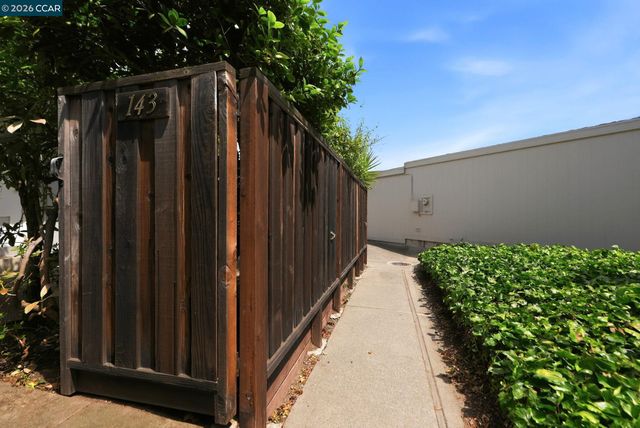 143 Miramonte Dr, Moraga, CA 94556