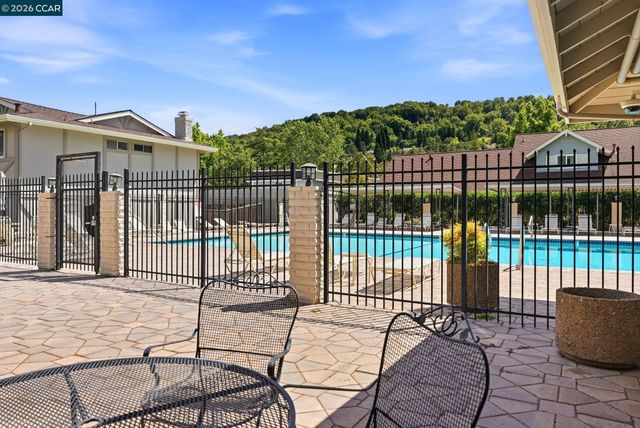 143 Miramonte Dr, Moraga, CA 94556