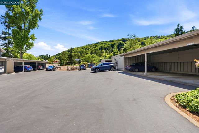 143 Miramonte Dr, Moraga, CA 94556