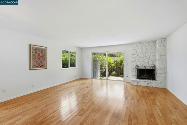 143 Miramonte Dr, Moraga, CA 94556