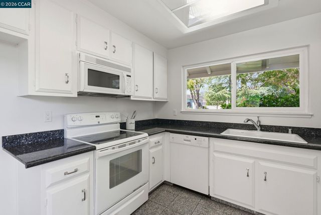 143 Miramonte Dr, Moraga, CA 94556