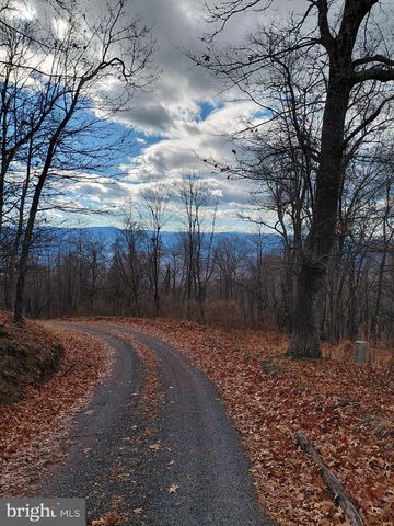 523 GLORY RIDGE DR, Petersburg, WV 26847