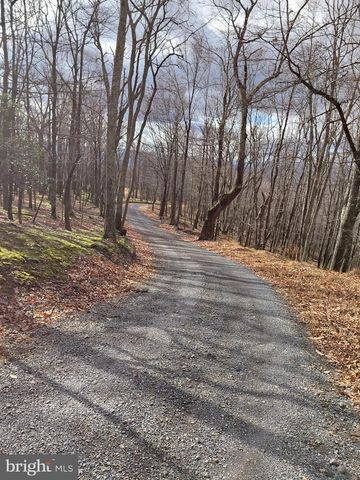 523 GLORY RIDGE DR, Petersburg, WV 26847