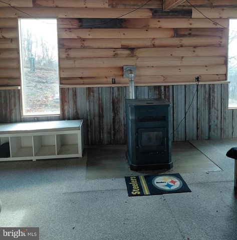 523 GLORY RIDGE DR, Petersburg, WV 26847