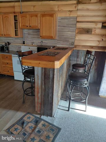 523 GLORY RIDGE DR, Petersburg, WV 26847