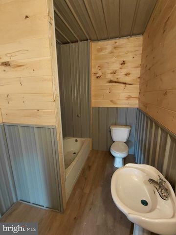 523 GLORY RIDGE DR, Petersburg, WV 26847