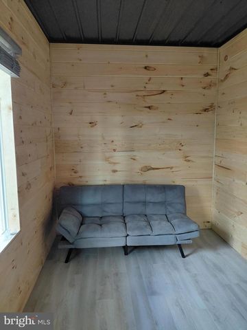 523 GLORY RIDGE DR, Petersburg, WV 26847