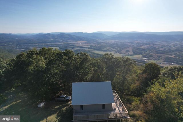 523 GLORY RIDGE DR, Petersburg, WV 26847