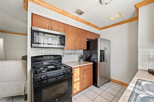 611 Iowa Street, South Houston, TX 77587