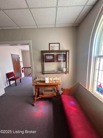 9801 Cooper Church Dr, Louisville, KY 40229