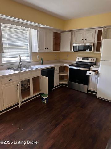 9801 Cooper Church Dr, Louisville, KY 40229