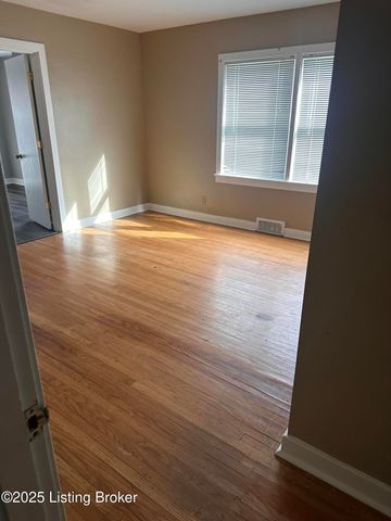 9801 Cooper Church Dr, Louisville, KY 40229
