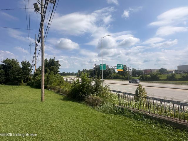 9801 Cooper Church Dr, Louisville, KY 40229