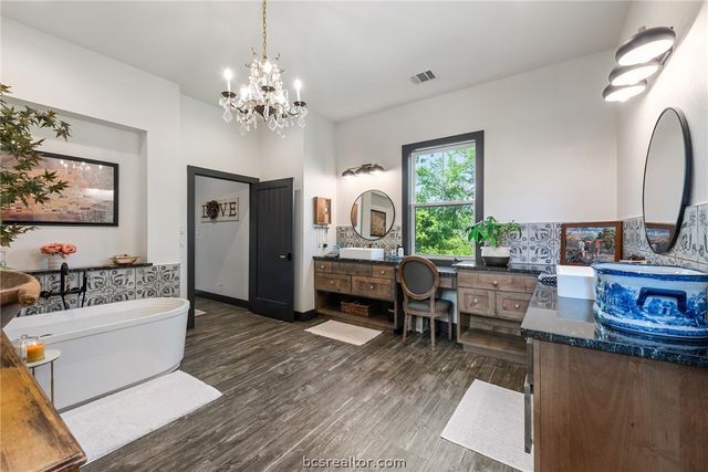 215 Woodforest Lane, Franklin, TX 77856
