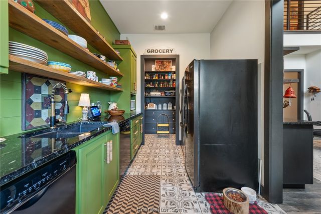 215 Woodforest Lane, Franklin, TX 77856