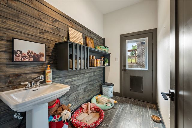 215 Woodforest Lane, Franklin, TX 77856