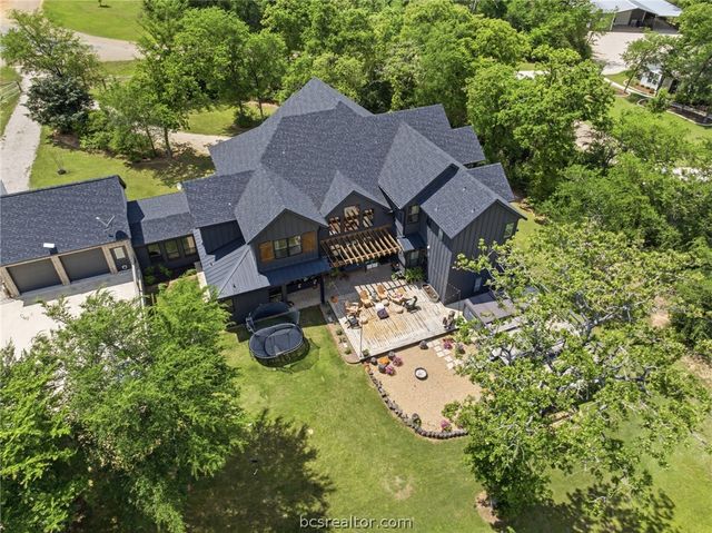 215 Woodforest Lane, Franklin, TX 77856