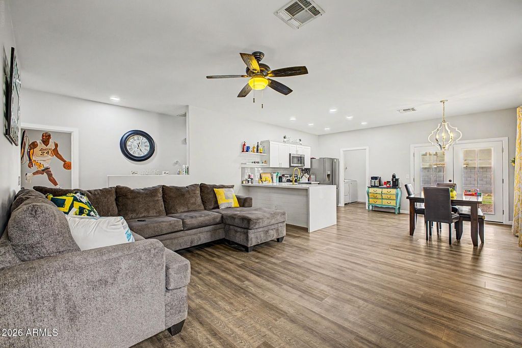 9127 W CAMBRIDGE Avenue, Phoenix, AZ 85037 — photo 4