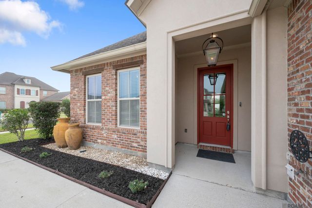 3802 Kingsbarns Dr, Zachary, LA 70791