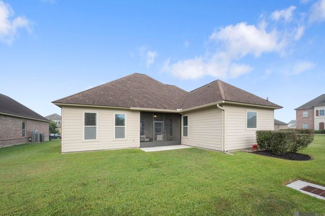 3802 Kingsbarns Dr, Zachary, LA 70791
