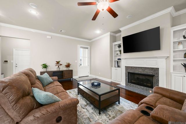 3802 Kingsbarns Dr, Zachary, LA 70791