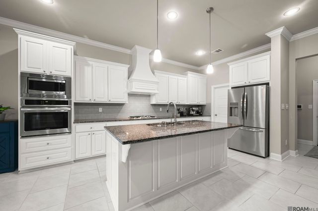 3802 Kingsbarns Dr, Zachary, LA 70791