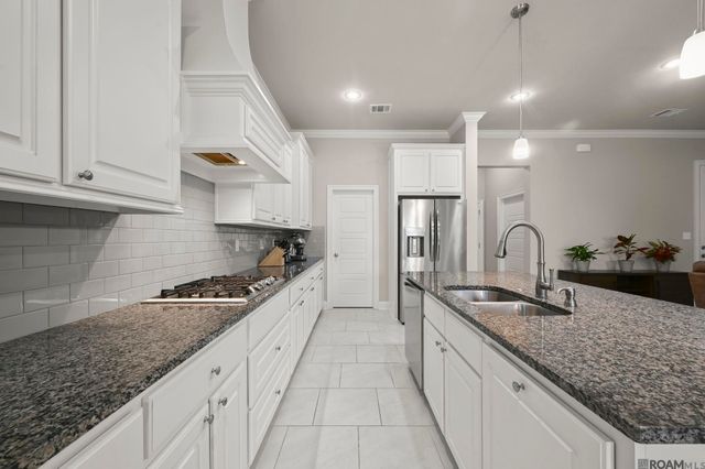 3802 Kingsbarns Dr, Zachary, LA 70791