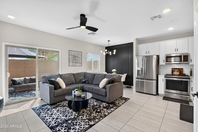 7527 W DONNER Drive, Laveen, AZ 85339
