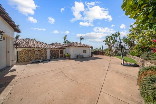 647 Crest Drive, El Cajon, CA 92019