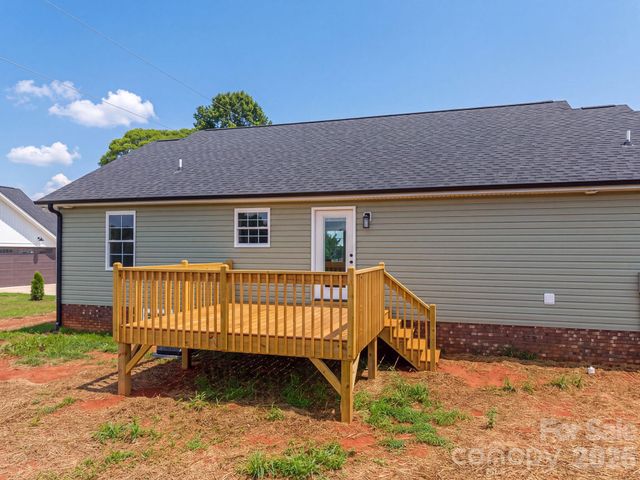 307 Northbrook III School Road, Vale, NC 28168
