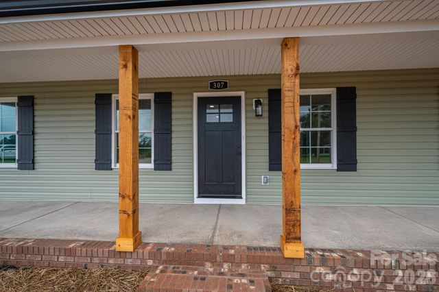 307 Northbrook III School Road, Vale, NC 28168