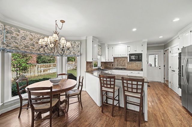 601 Dorshire Ln, Nashville, TN 37221