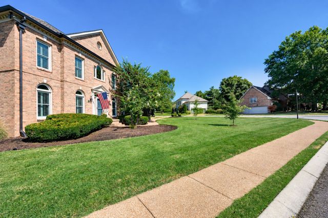 601 Dorshire Ln, Nashville, TN 37221
