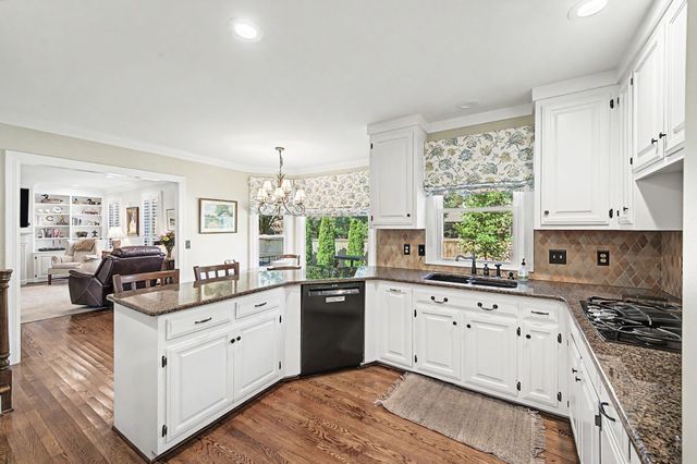 601 Dorshire Ln, Nashville, TN 37221