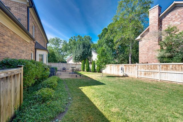 601 Dorshire Ln, Nashville, TN 37221